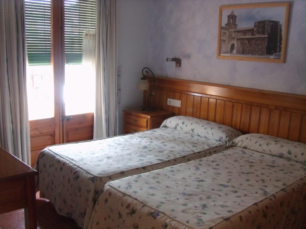 Hotel La Botiga Prades Exterior photo